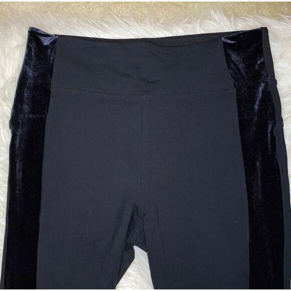 Athleta Metro Velvet Tux Leggings Mid Waisted Black Stripe Gym Fitness Yoga XS - Picture 5 of 7